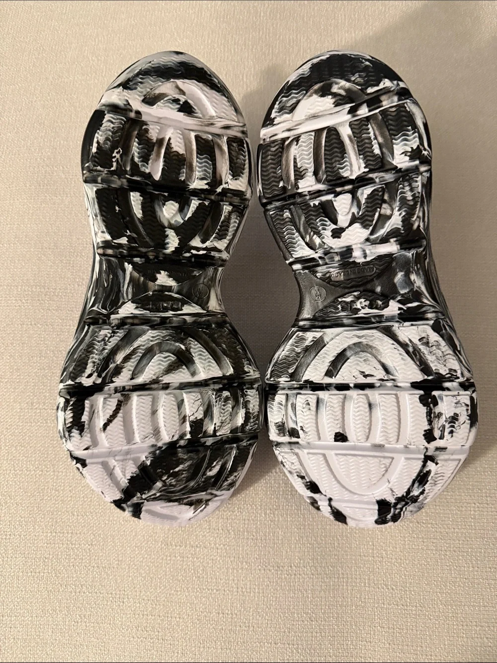 NWOB Men's Athletic Slip-On Shoes in White with Black Accents